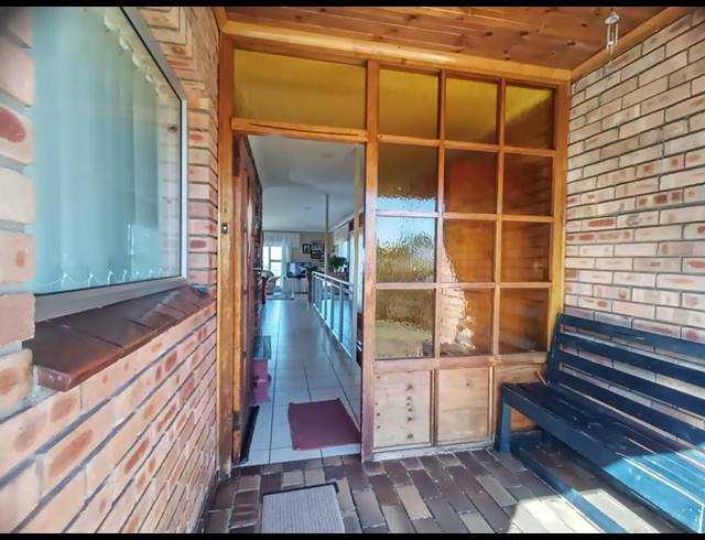 4 BEDROOM HOUSE FOR SALE IN EASTWOOD